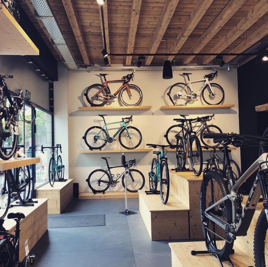 1_baer-menuiserie-agencement-magasin-velo-vevey